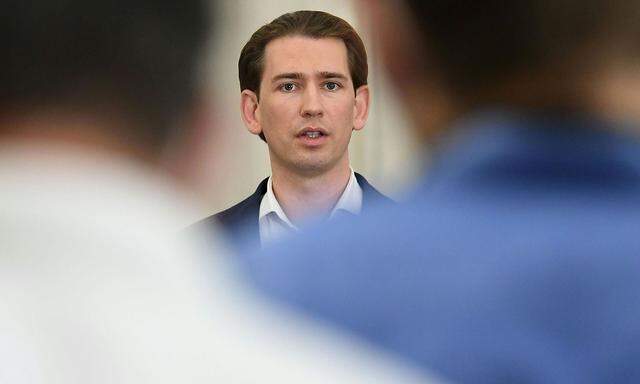 Sebastian Kurz (am Bild im U-Ausschuss im Vorjahr) wird von der Justiz als Beschuldigter vernommen. 