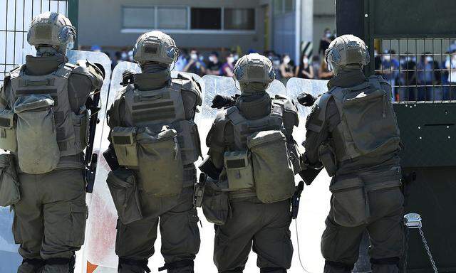 Wird es neue Maßnahmen zur Eigensicherung der Grenzsoldaten geben? Bild: Soldaten bei einer Grenzschutzübung am Übergang Nickelsdorf im Sommer 2020.