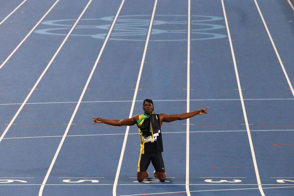 Usain Bolt legt mit dem Sieg über 100 m den Grundstein für sein drittes Gold-Triple. Es folgen die Siege über 200 m und mit der 4 x 100 m-Staffel.