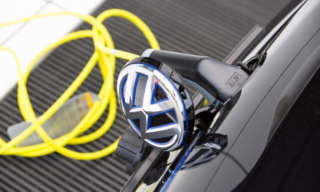 Am Gesamtmarkt liegt VW beim Marktanteil noch vorne. Bei Elektroautos ist der Hersteller aber nur mehr die Nummer drei in Österreich.