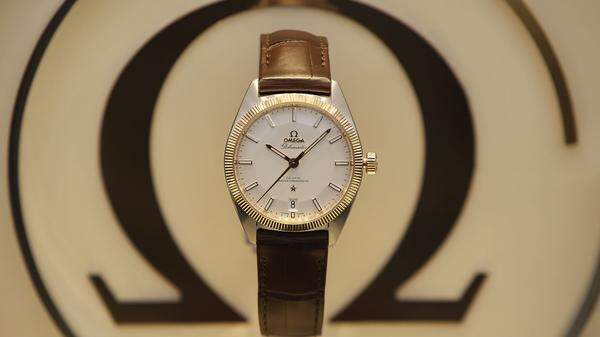 Zum Schweizer Uhrenkonzern Swatch gehören unter anderem die Marken Omega, Glashütte, Rado, Blancpain. Mit einem Umsatz von  7,8 Milliarden Dollar schafft es die Swatch-Gruppe als eines von zwei Schweizer Unternehmen in die Top 10.