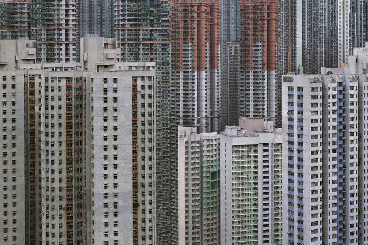 Das im Verlag Peperoni Books hier vorgestellte Buch - „Architecture of Density“- ist als Teil des Sets „Hong Kong Inside Outside“ erschienen.
