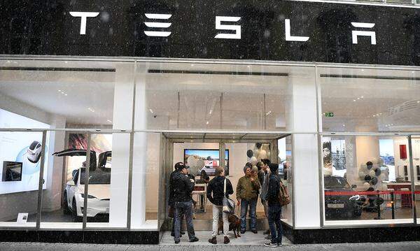 Im Tesla-Store in der Wiener Innenstadt kann der Mittelklassewagen aus nächster Nähe betrachtet werden.