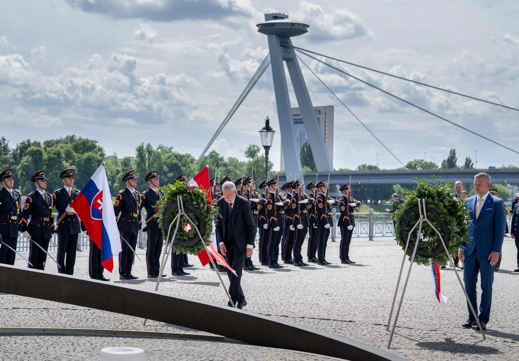Van der Bellen pendelt gleich zwei Mal hintereinander nach Bratislava [premium]