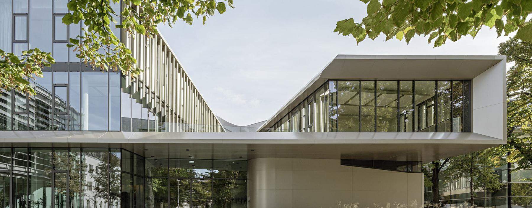 Die Fassade des Future Art Lab in Wien verweist symbolisch auf die Nutzungsart des Gebäudes. 