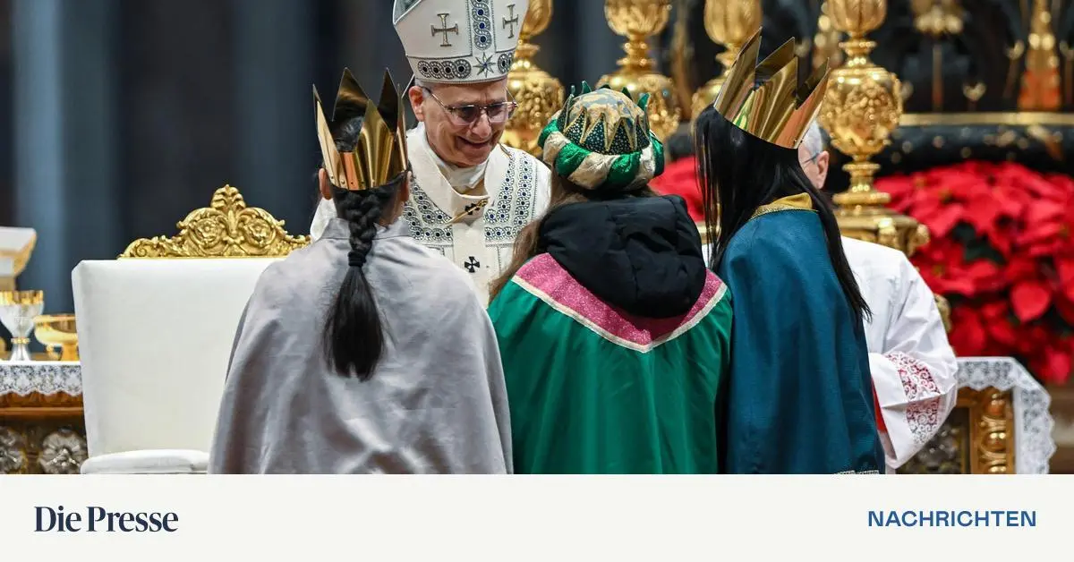 Sternsinger-aus-sterreich-brachten-Papst-im-Petersdom-Hostienschale