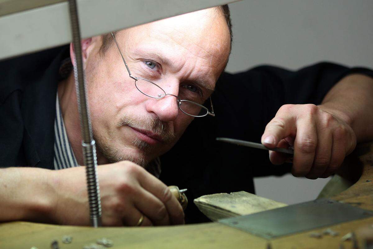 Gery Keszler arbeitete vor seinem Job als Life-Ball-Vater als Opalschürfer, Zirkuskoch, Make-up- und Hair Stylist.