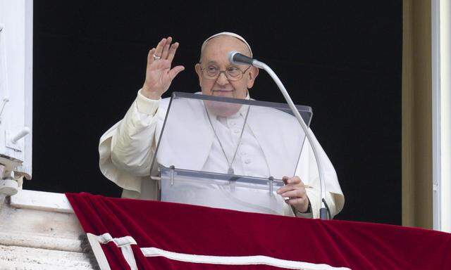 Papst Franziskus beruft den polnischen Bischof ab.