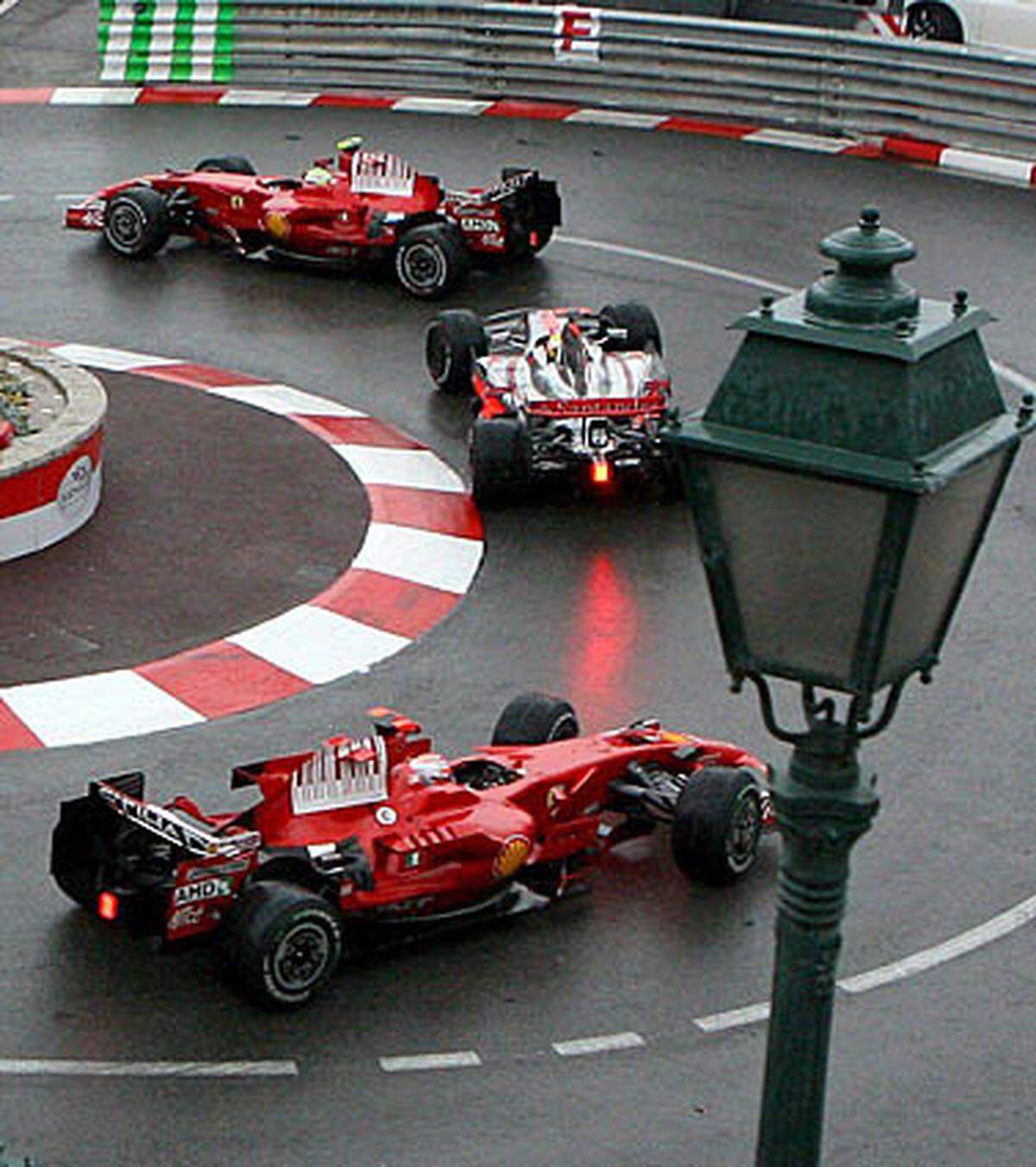 Nelson Piquet verglich das Rennen auf der engen Piste in Monaco einmal mit "Hubschrauberfliegen im Wohnzimmer". Auf keiner anderen Strecke ist die Startposition so wichtig, denn Überholen ist in Monte Carlo fast unmöglich.