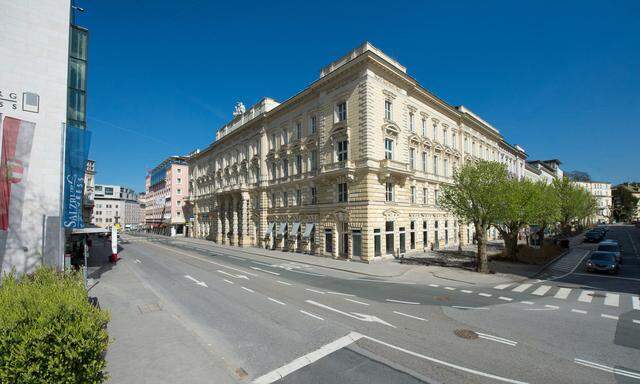 Das denkmalgeschützte Palais Faber im Herzen von Salzburg: Dank ifa PRIME kommen auch private Anleger in den Genuss eines Investments in eine absolute Immobilienrarität in Bestlage.