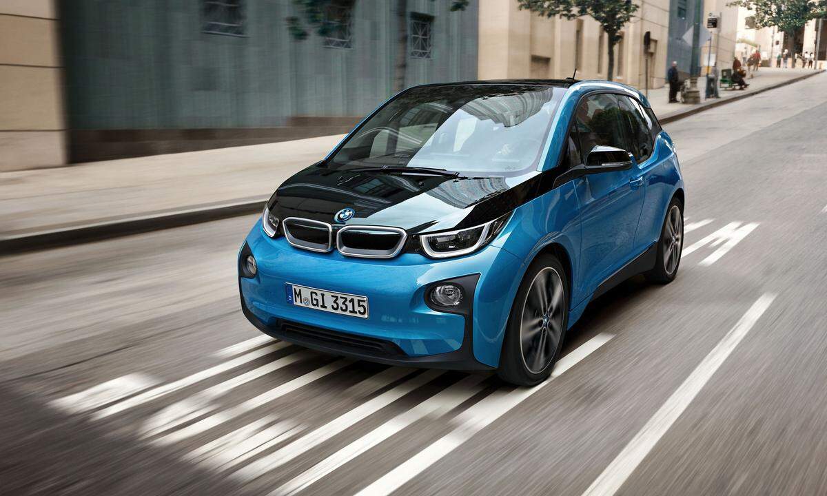 BMW i3 Bei Elektroautos / Plug-In-Hybriden belegen der Smart Electric Drive und der BMW i3 mit Range Extender den ersten Platz.