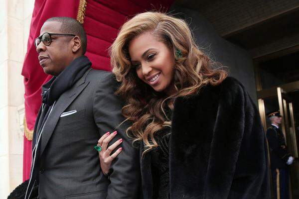 Beyoncé und ihr Mann Jay Z schwören immer wieder auf die vegane Lebensweise. Zum Zweck der Entgiftung verzichten sie einen Monat lang auf tierische Produkte (in der Küche, nicht im Kleiderschrank).