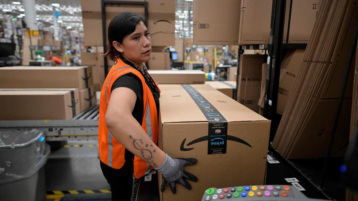 Customers pay the parcel postage themselves - | nobody really needs this ...