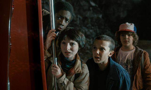 Lucas, Mike, Eleven und Dustin suchen in ''Stranger Things'' nach dem verschwundenen Will