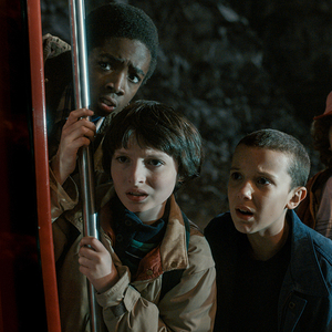 Lucas, Mike, Eleven und Dustin suchen in ''Stranger Things'' nach dem verschwundenen Will