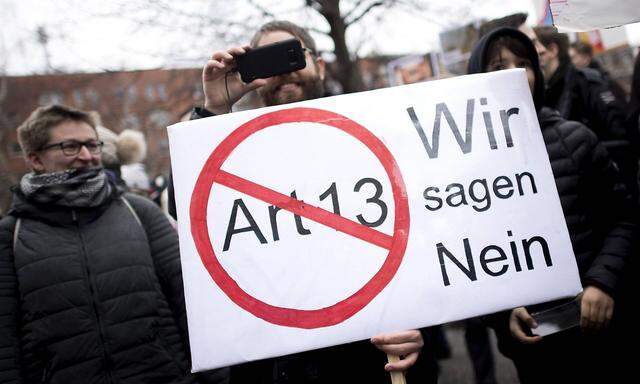 Ein Bild einer Demo gegen die EU-Pläne zum Urheberrecht in Berlin von Anfang März.