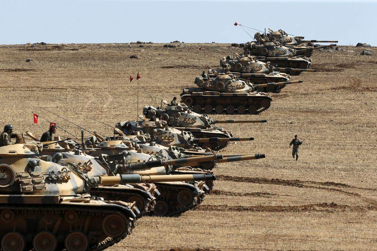 Dabei hat die türkische Regierung bereits ein auf zwölf Monate begrenztes Mandat des Parlaments für einen Militäreinsatz in Syrien. --&gt; Hintergrund: Warum die Türkei zögert