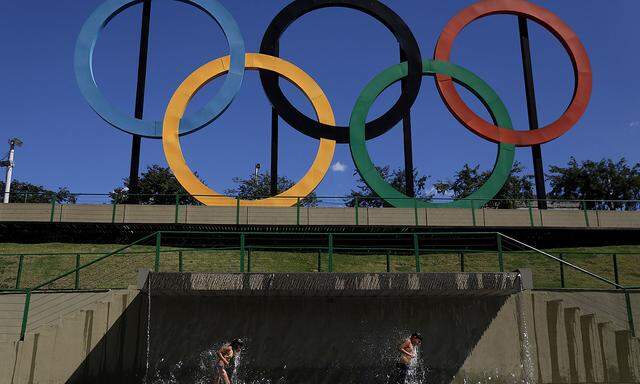 Archivbild: Olympische Ringe im Madureira Park 