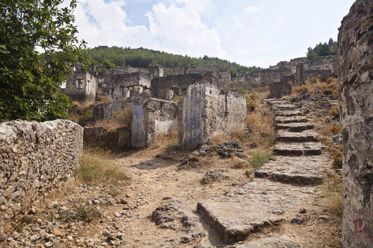 Anschließend wurde das Städtchen von Türken, die aus Griechenland vertrieben wurden, wiederum besiedelt.