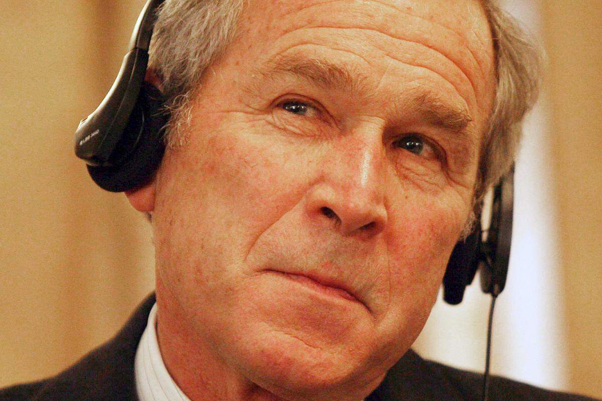 Der ehemalige US-Präsident George W. Bush war immer für einen Tritt ins Fettnäpfchen gut. Ein "Best of" seiner unzähligen sprachlichen Hoppalas, auch bekannt als "Bushism".