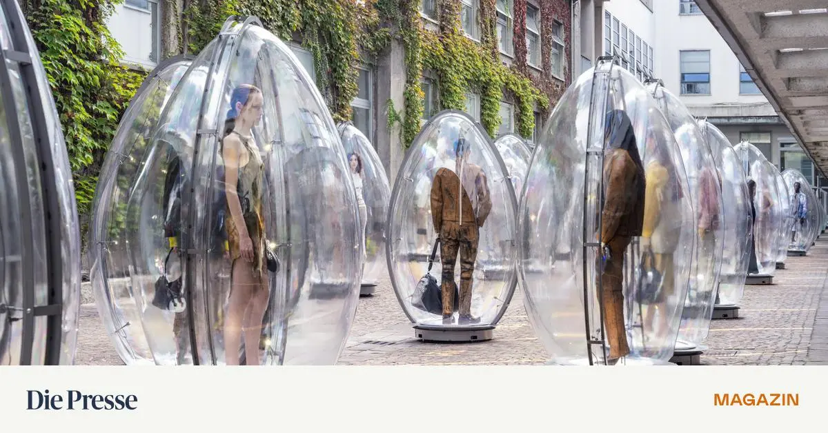 Stilkolumne-Mode-mit-Ei-als-spa-iges-Fashion-Week-Men-premium-