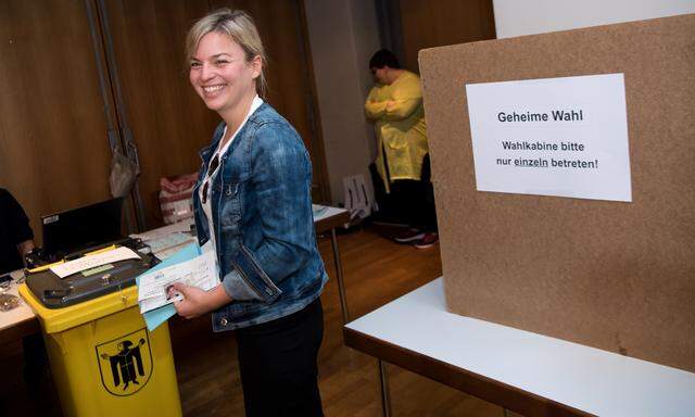 Katharina Schulze, Spitzenkandidatin der Grünen, kann sich freuen: Ihre Partei erreichte in Bayern den zweiten Platz.