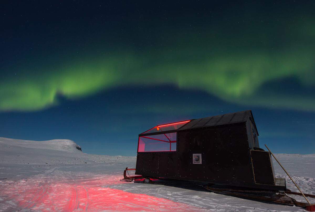 Ungestört kann man die Polarlichter außerhalb dem Dorf Kilpisjärvi in Nordfinnalnd beobachten. Hier gibt es statistisch gesehen die klarsten Nächte und die meisten Polarlichter in ganz Finnland.