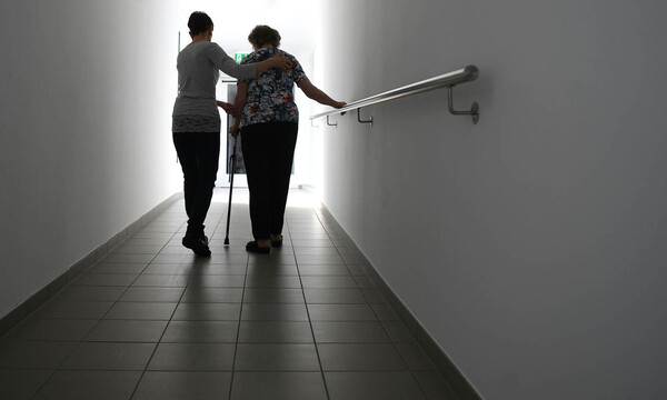 ++ THEMENBILD ++ PFLEGE / KRANKENPFLEGE / PFLEGEREGRESS / ALTENPFLEGE / GESUNDHEIT