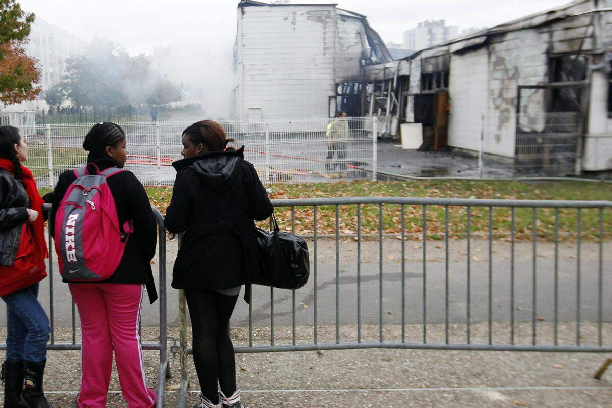 In der Stadt Le Mans brannte eine Schule ab, die zuvor bereits blockiert worden war.
