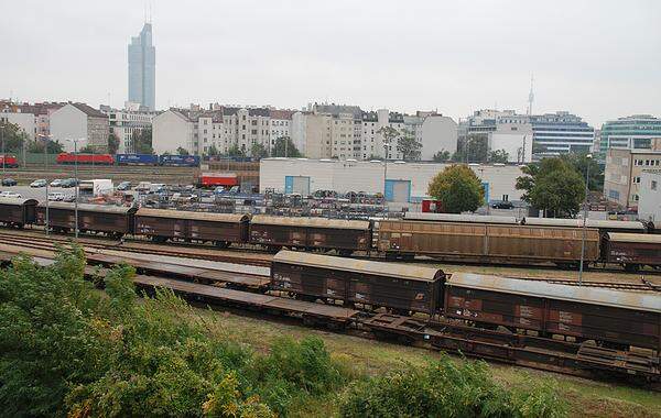 Bis 2018 soll dann in der zweiten Etappe der Teil bis zur Taborstraße gebaut werden. Entlang der südlichen Nordwestbahnstaße soll Wohnnutzung dominieren. Das bestehende Postgebäude wird kulturell genutzt. Letztes Teilstück ist der Terminal Wien entlang der Dresdner Straße.