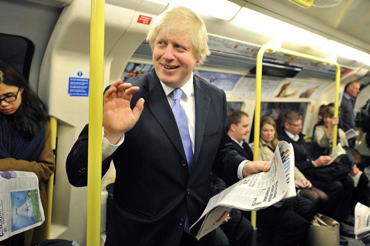 Das heißt aber nicht, dass sie nicht immer wieder auch zu Überraschungen gut ist. Ausgerechnet bei den Olympischen Spielen im Sommer 2012 zeigte die "Tube" im hohen Alter von 149 Jahren noch einmal, was sie kann. "Während der Olympischen Spiele und der Paralympics gab es das niedrigste Niveau an Ausfällen und Störungen", verkündete Transport for London, die Londoner Nahverkehrsgesellschaft voller Stolz. Im Bild: Bürgermeister Boris Johnson hat durch die Olympischen Spiele an Popularität dazugewonnen.