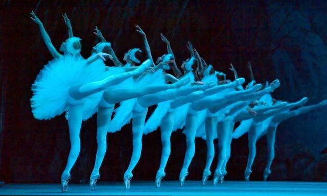 „Schwanensee“, basierend auf einem Sujet Marius Petipas, wurde zum Inbegriff des romantischen Balletts schlechthin.