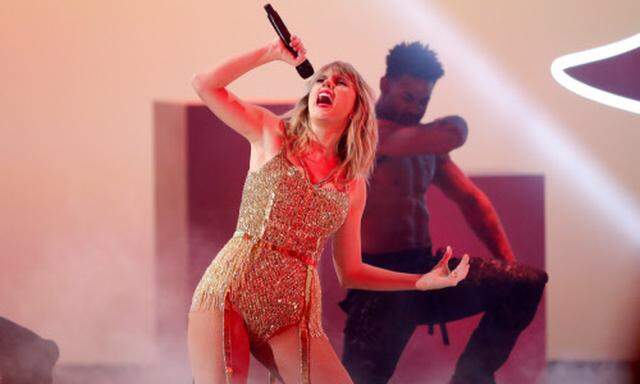 Taylor Swift - unter Vertrag bei einem gefragten französischen Medienkonzern.