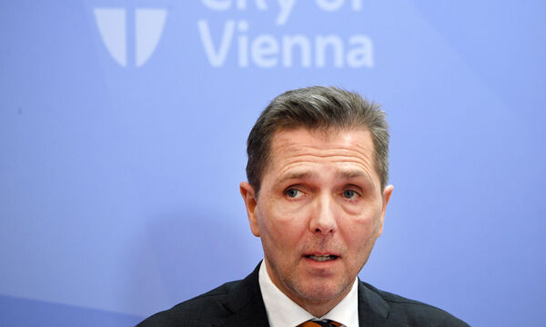 Michael Binder bei der Pressekonferenz zum 1. bestätigten Corona-Fall in Wien Ende Februar