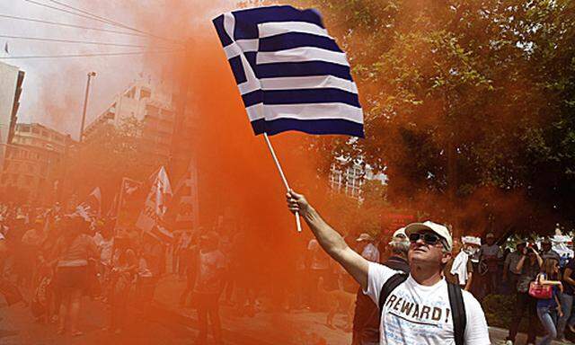 In Griechenland gehen die Proteste gegen das Sparpaket weiter.
