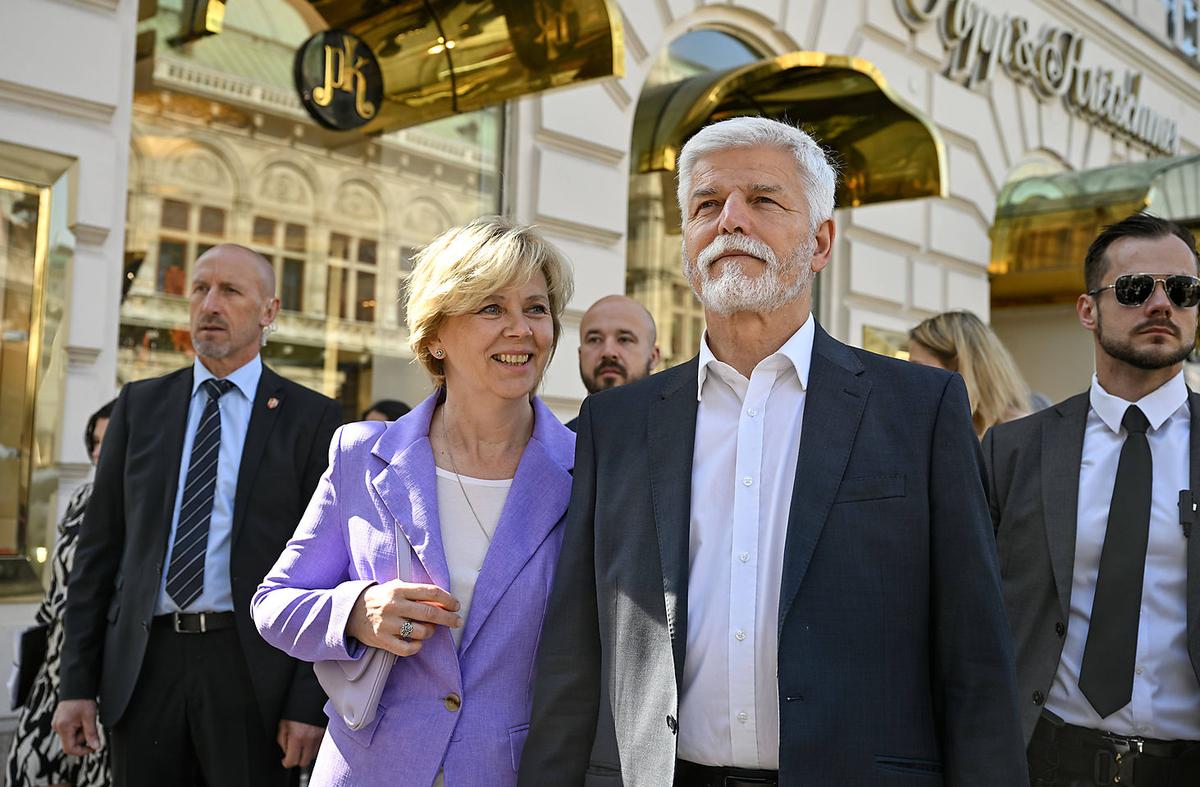 Präsident Pavel warb in Wien für den Kauf tschechischer...