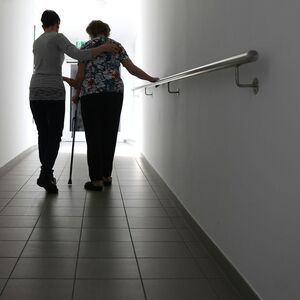 Hohe künftige Ausgaben für Pensionen, Gesundheit und Pflege sind Gründe für die Staatsschuld.