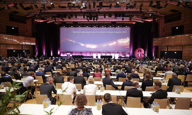 Rund 700 Protagonisten der Energiewirtschaft, der Wissenschaft und der Politik waren ins Austria Center Vienna gekommen, um dem Oesterreichs Energie Kongress 2022 beizuwohnen. 