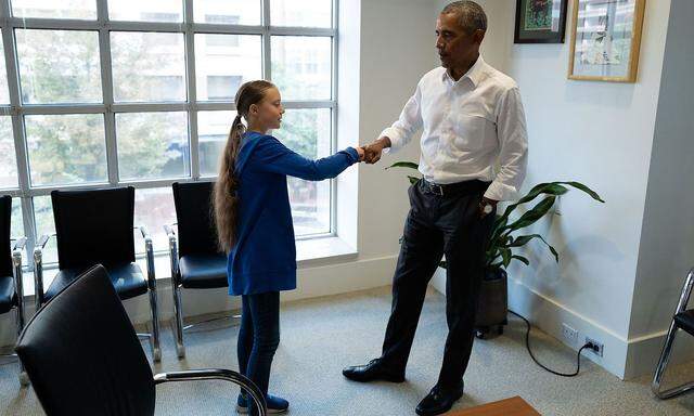 Fist Bumping mit dem Ex-Präsidenten: Greta Thunberg und Barack Obama.