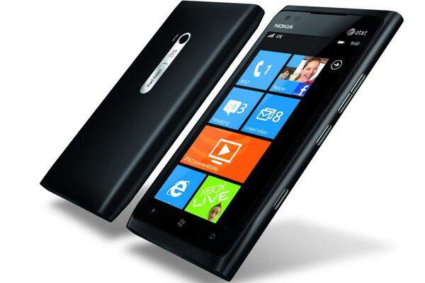Nokia hat auf der CES sein erstes LTE-fähiges Windows Phone vorgestellt. Im Vergleich zum Lumia 800 wurden vor allem das Display und die Kamera verbessert.  > Zum vollständigen Bericht übder das Lumia 900