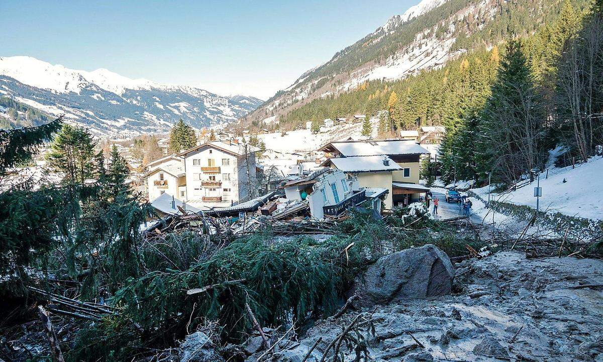 Am Tag danach wurden die Schäden der Mure in Bad Gastein sichtbar.