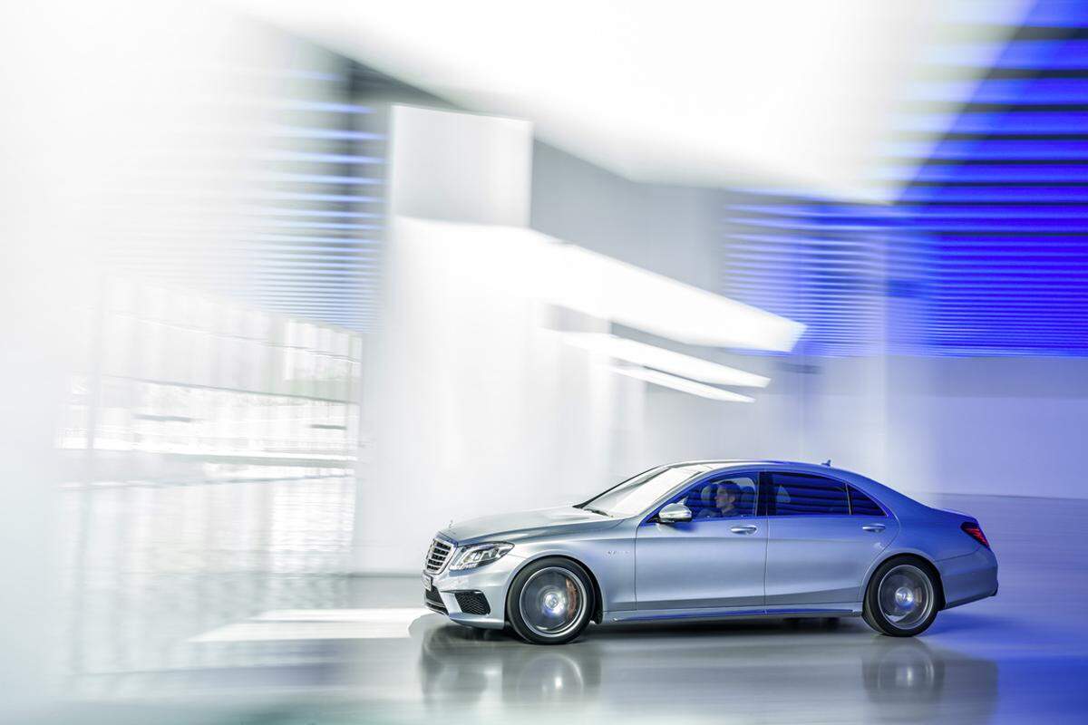 Name: Mercedes S63 AMG 4Matic Preis: 195.270 Euro Motor: V8-Biturbo, 5461 ccm  Leistung : 585 PS (Drehmoment 900 Nm)  Gewicht: 1995 kg 0–100 km/h: 3,9 Sekunden Vmax: 250 km/h (elektr. abgeregelt) Verbrauch:10,3 l/100 km; 242 g CO2/km