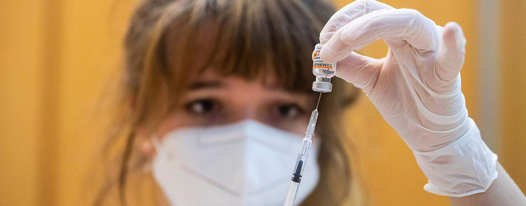 Children are vaccinated against COVID-19 in Ebersberg near Munich