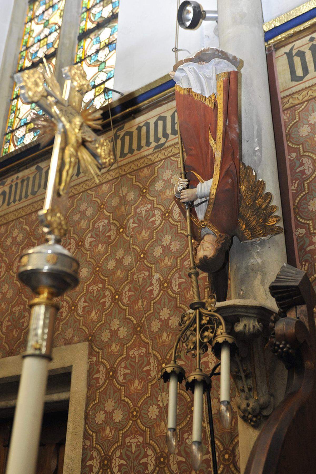 Im Bild: Zerstörungen in der Lazaristenkirche