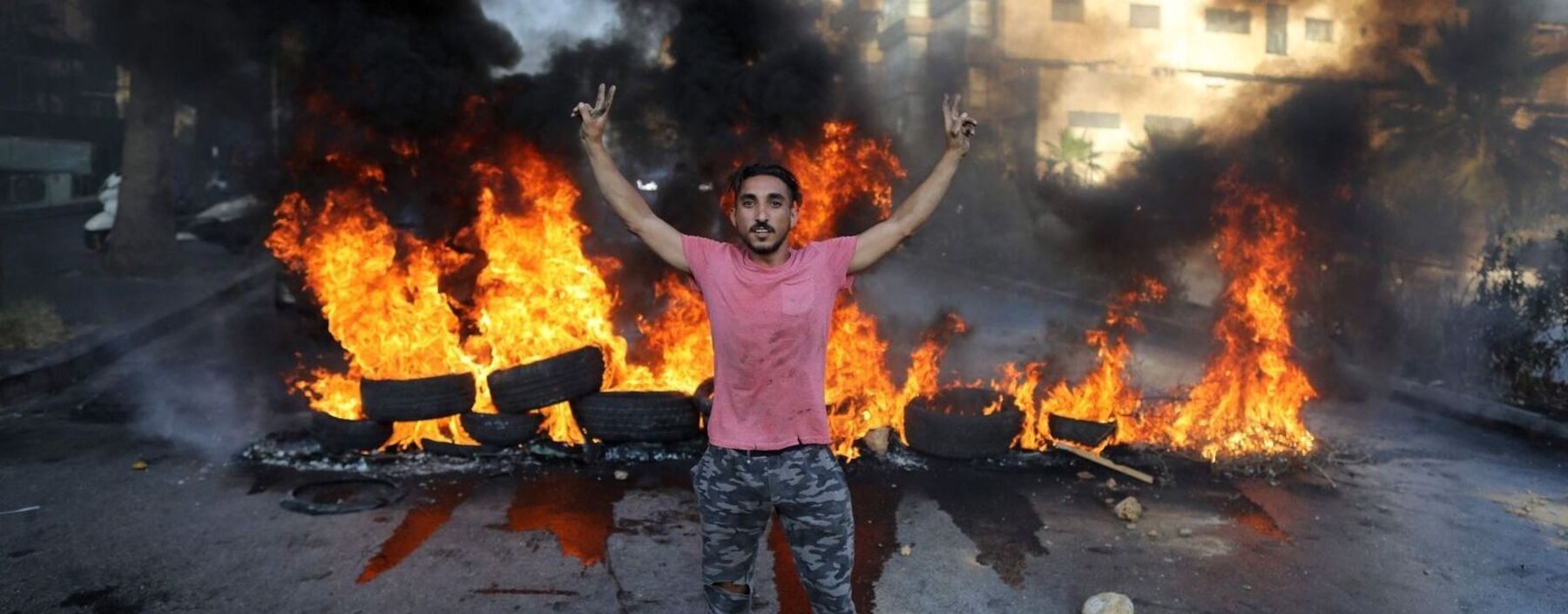 Brennende Barrikaden: Die Krise treibt die Libanesen auf die Straßen.