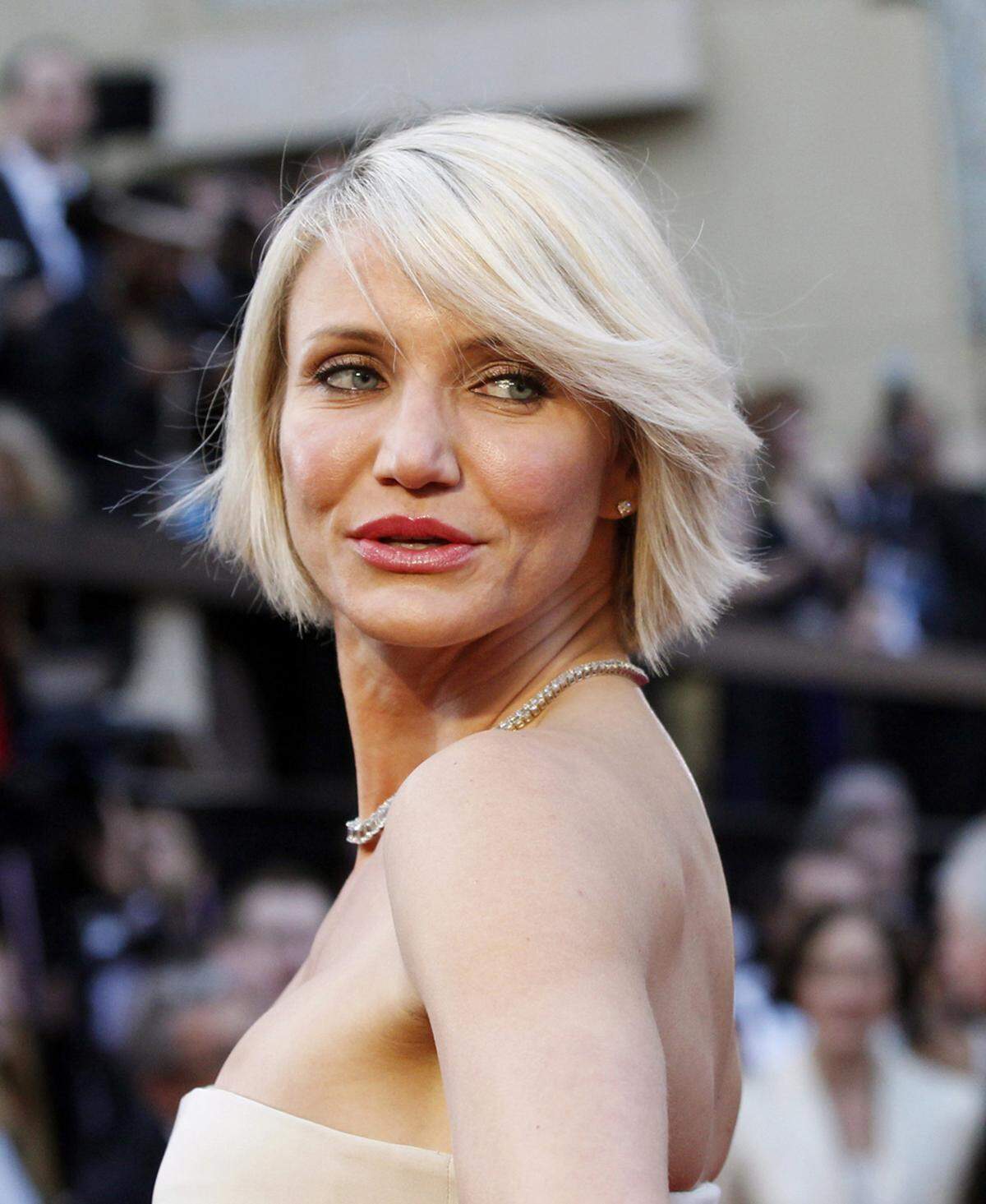 Ihre Beauty-Eingriffe bereuen aber auch andere Promis, so etwa Cameron Diaz, die Botox mittlerweile abgeschworen hat.