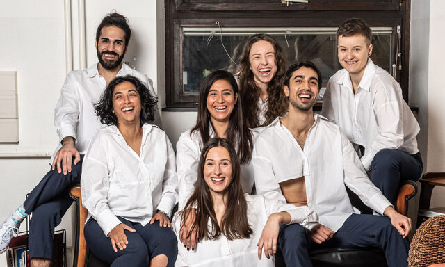 Obere Reihe ­ (l. nach r.): Asin Alev, Charlotte Zorell, Jona Moro, mittlere Reihe (l. nach r.): Ruchi Bajaj, Vahide Caf, Mirkan Öncel, unten: Tanja Josic.