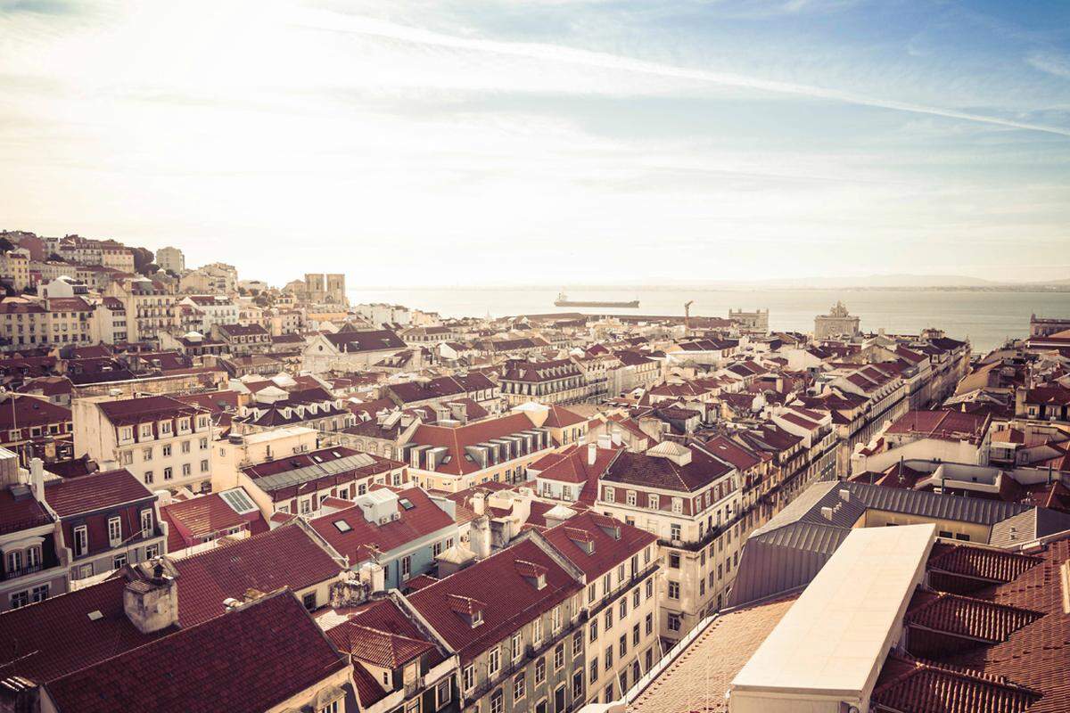 Neben Barcelona wird Lissabon leicht vergessen. Doch die Stadt hat sehr viel zu bieten: Sehenswürdigkeiten, viel Kultur und sehr gutes Essen.