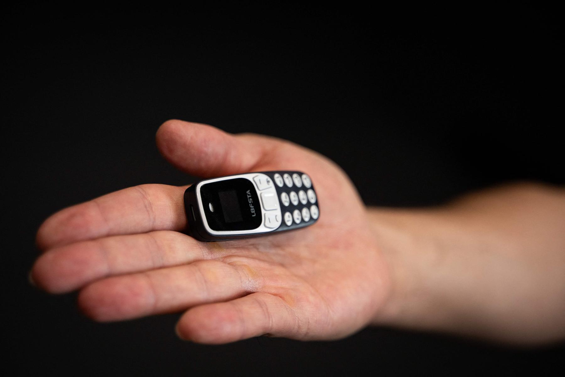 Police confiscated mini cell phones behind grids-diepresse.com