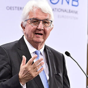 OeSTERREICHISCHE NATIONALBANK (OeNB): ?AMTSUeBERGABE IN DEN LEITUNGSGREMIEN?: HOLZMANN